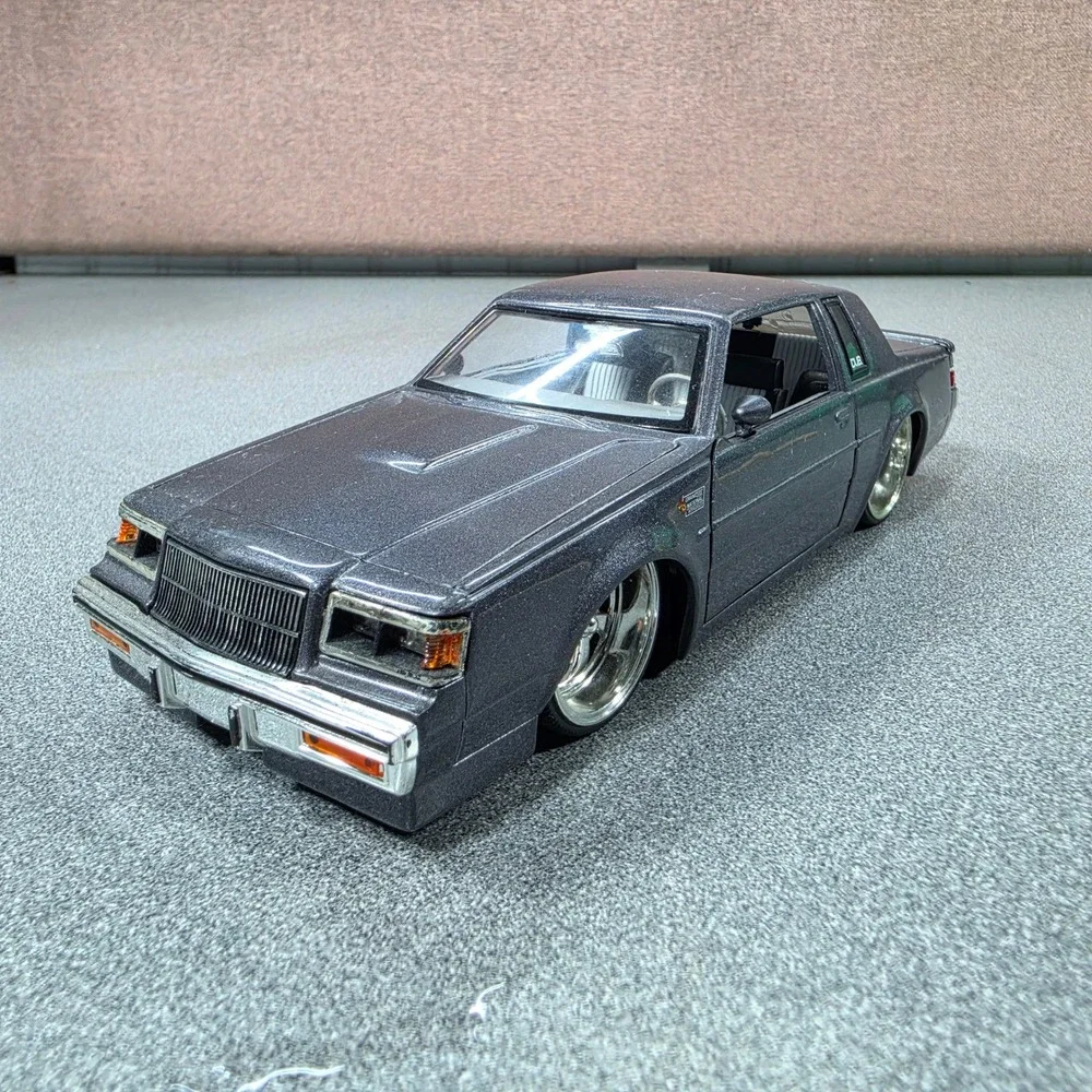 Jada Toys DUB City 1987 Buick Grand National 1/24 Custom Diecast Car